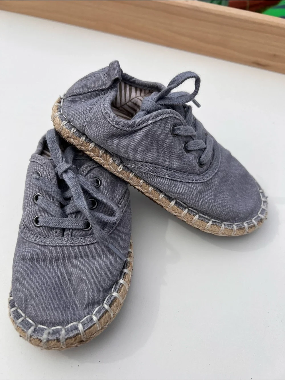 Zara casual canvas